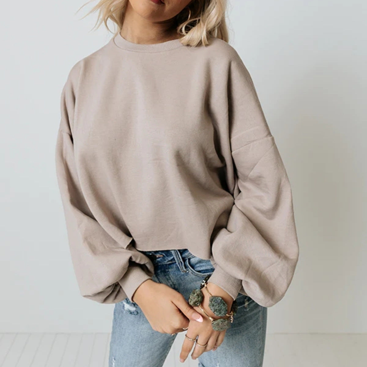 Women's Stylish Loose Round Neck Solid Color Long-sleeved Top
